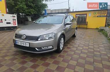Універсал Volkswagen Passat 2011 в Тернополі
