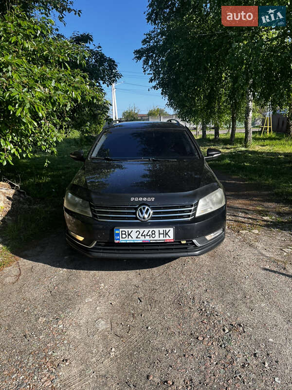Універсал Volkswagen Passat 2011 в Березному