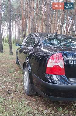 Седан Volkswagen Passat 2001 в 