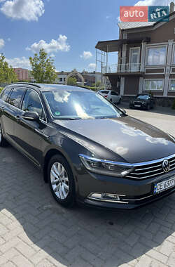 Універсал Volkswagen Passat 2015 в Чернівцях