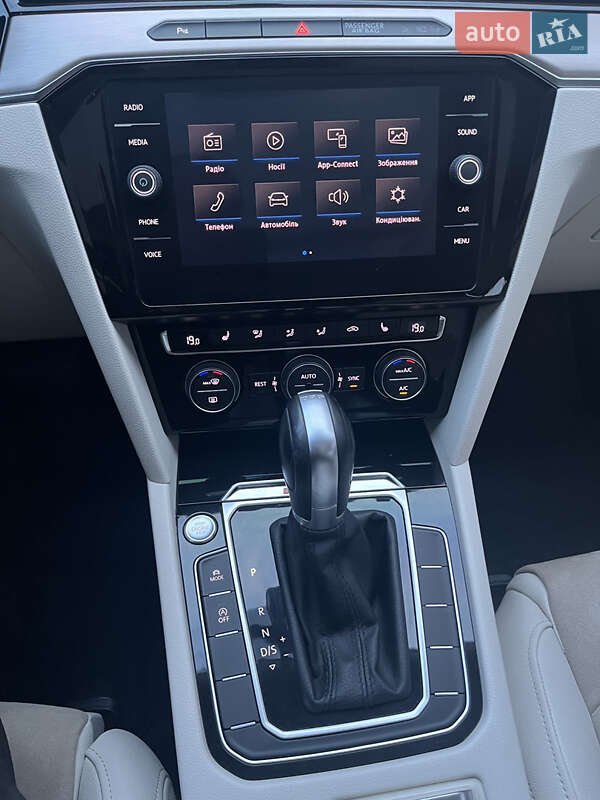 Универсал Volkswagen Passat 2018 в Бердичеве
