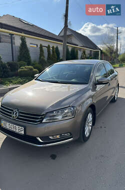 Седан Volkswagen Passat 2011 в Кривом Роге