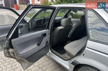 Седан Volkswagen Passat 1989 в 