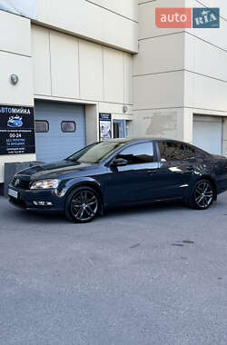 Седан Volkswagen Passat 2012 в Дніпрі