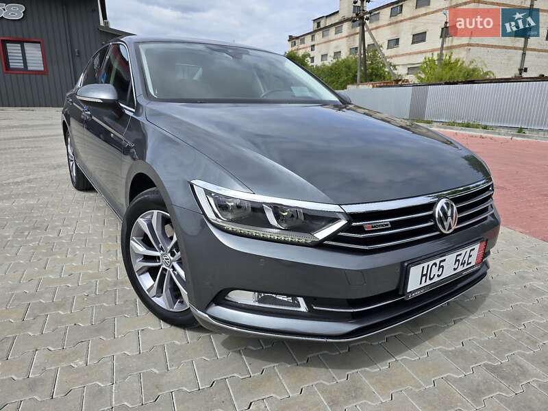 Седан Volkswagen Passat 2016 в Ковелі