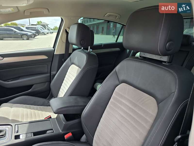 Седан Volkswagen Passat 2016 в Ковелі