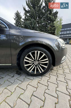Универсал Volkswagen Passat 2012 в 