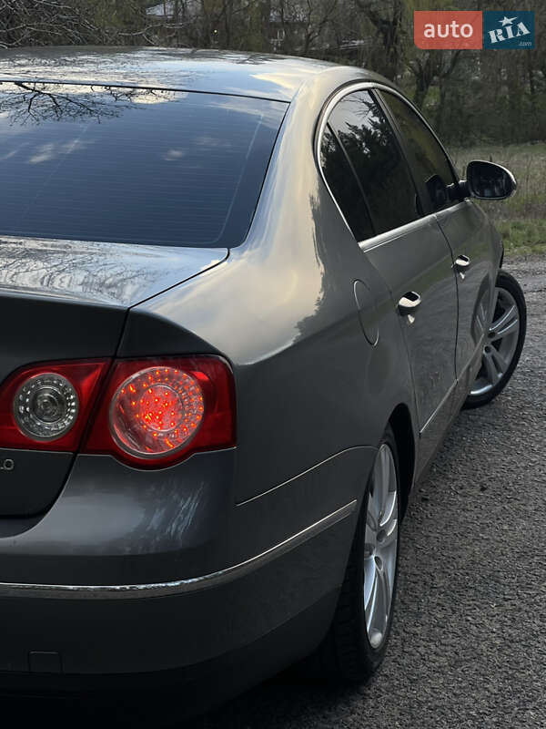 Седан Volkswagen Passat 2007 в Харкові