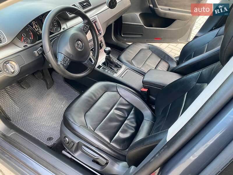 Универсал Volkswagen Passat 2011 в Луцке