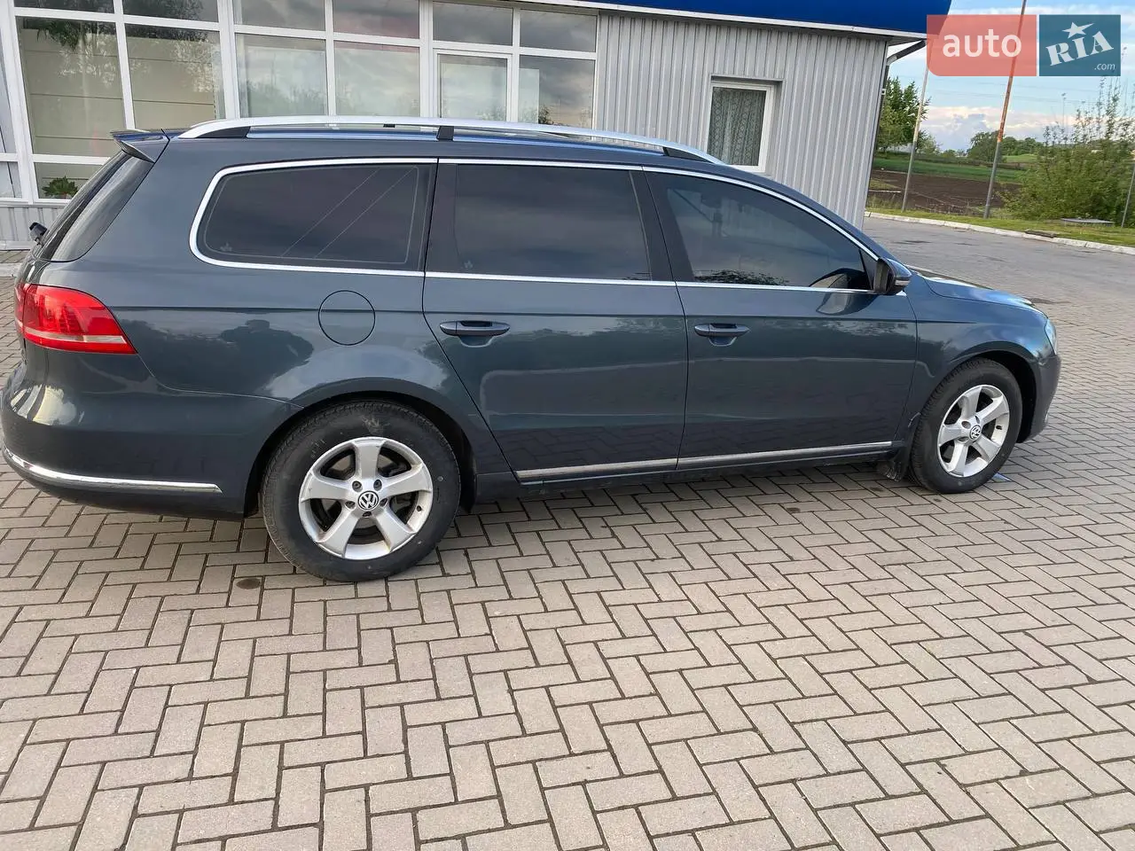 2010 Volkswagen Passat - мініатюра 9