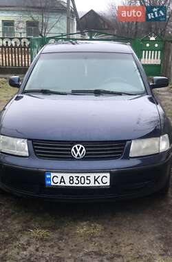Седан Volkswagen Passat 1999 в Умани