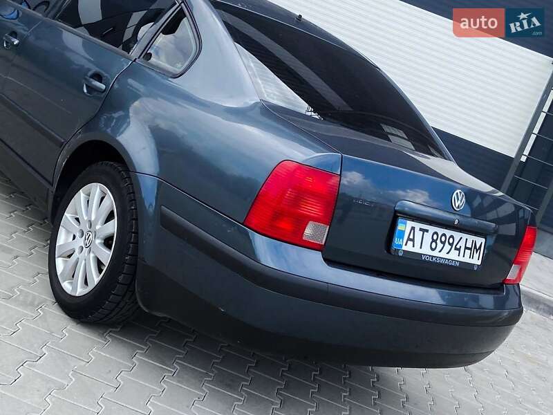 Седан Volkswagen Passat 1998 в Калуші