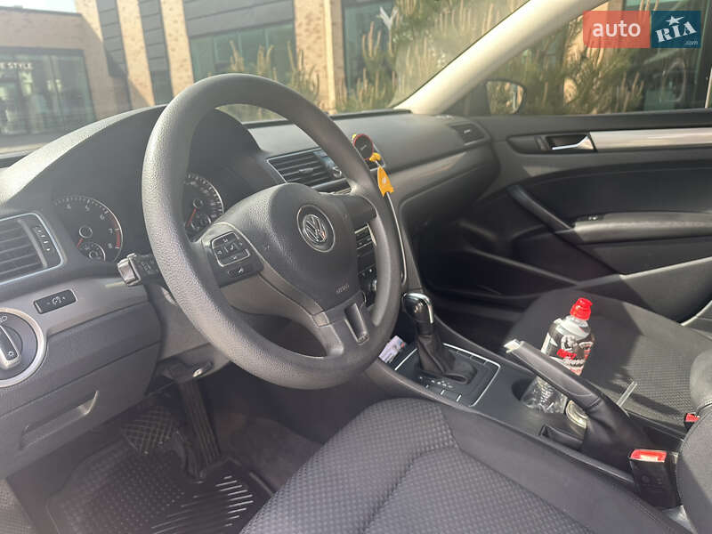 Седан Volkswagen Passat 2011 в Хмельницькому