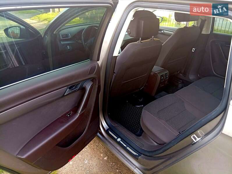 Універсал Volkswagen Passat 2011 в Львові