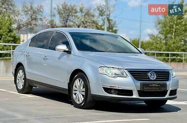 Седан Volkswagen Passat 2008 в Києві