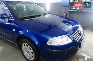 Седан Volkswagen Passat 2001 в 
