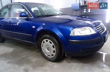 Седан Volkswagen Passat 2001 в 
