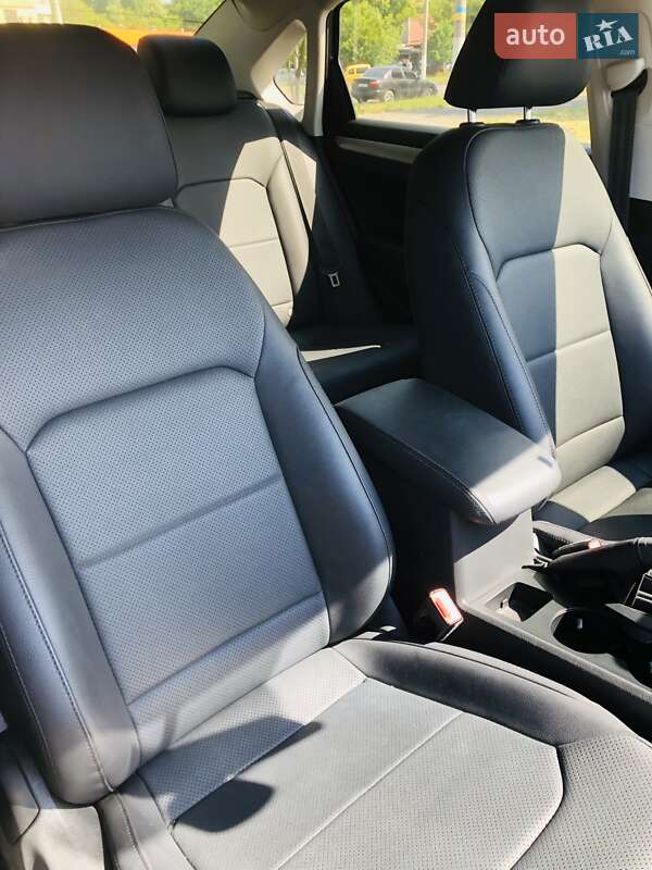 Седан Volkswagen Passat 2013 в Одессе