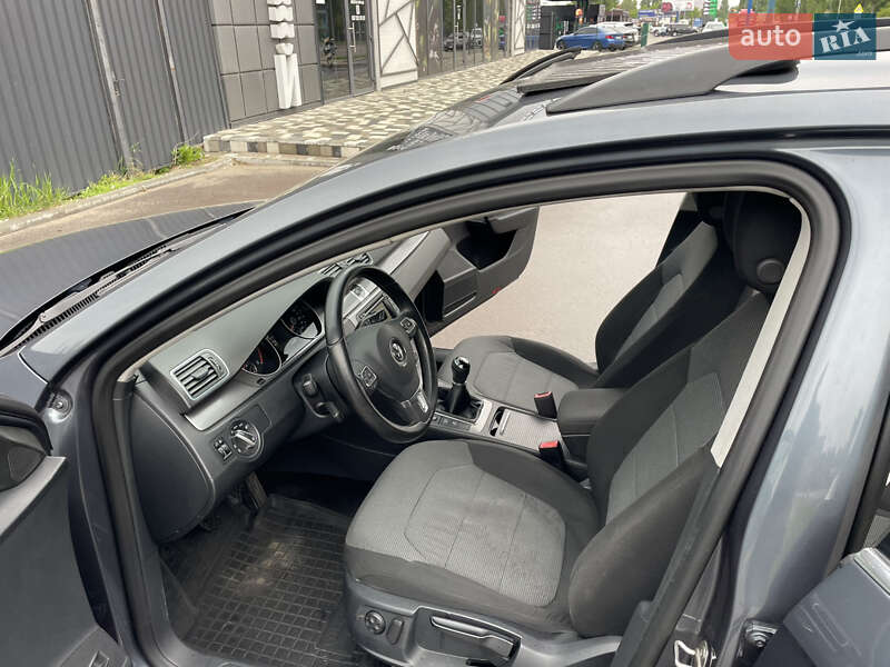 Универсал Volkswagen Passat 2013 в Киеве