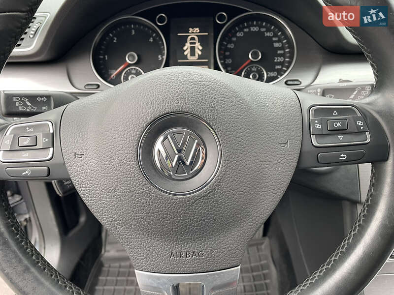 Универсал Volkswagen Passat 2013 в Киеве