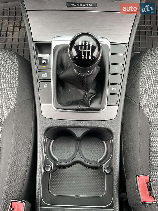 Универсал Volkswagen Passat 2013 в Киеве