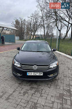 Седан Volkswagen Passat 2013 в Києві