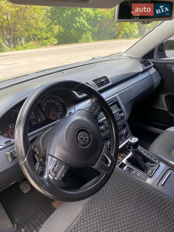 Универсал Volkswagen Passat 2012 в Тернополе