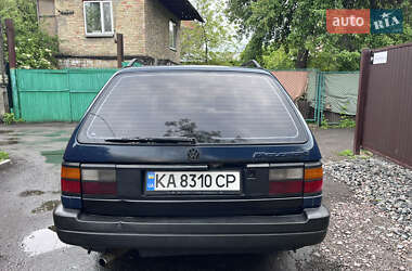 Універсал Volkswagen Passat 1990 в 