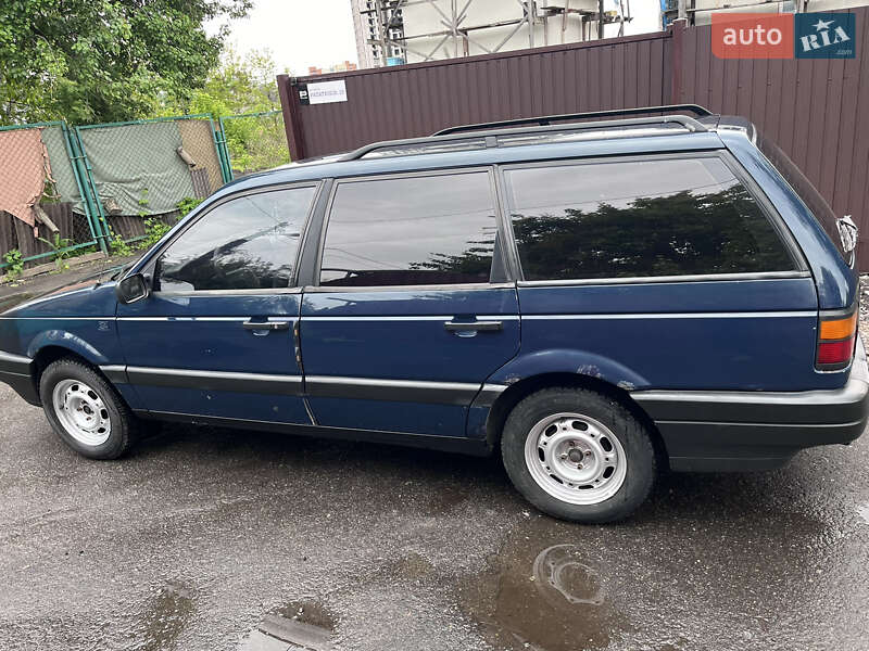 Универсал Volkswagen Passat 1990 в Киеве