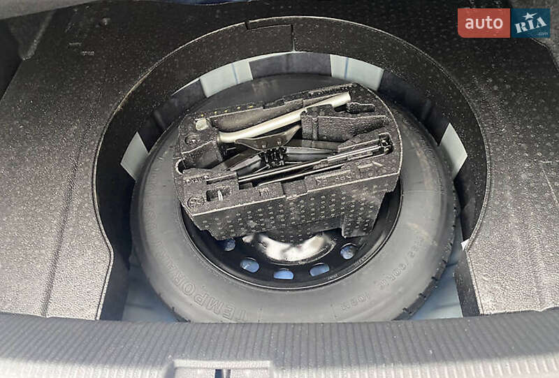 Седан Volkswagen Passat 2017 в Ивано-Франковске