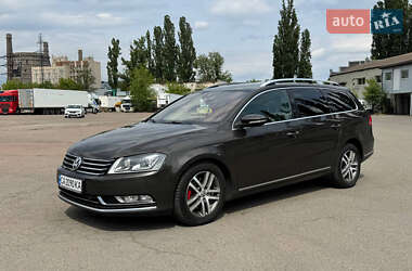 Универсал Volkswagen Passat 2012 в Киеве