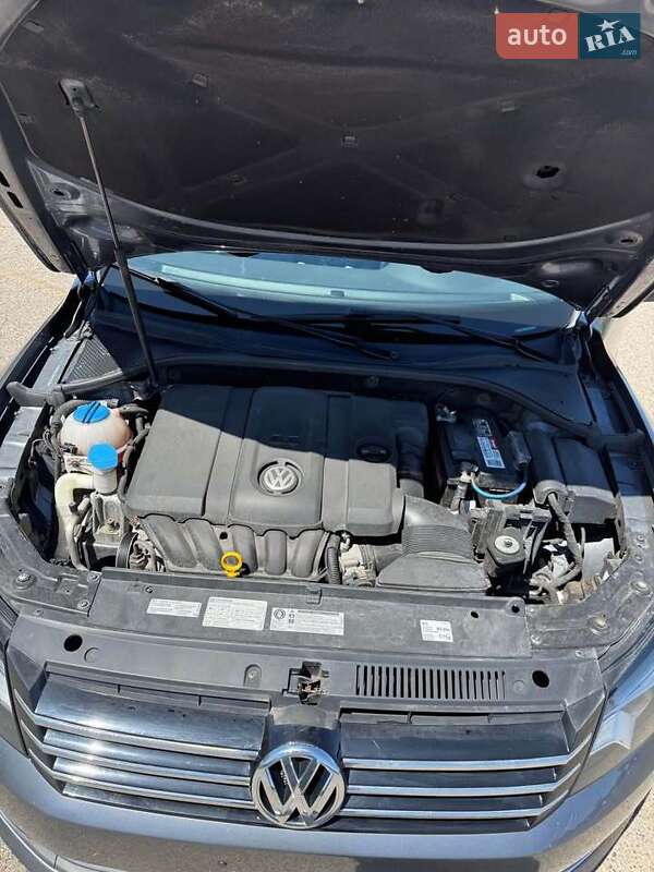 Седан Volkswagen Passat 2013 в Виннице