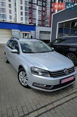 Универсал Volkswagen Passat 2012 в Нововолынске