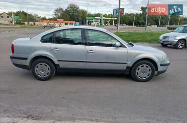 Седан Volkswagen Passat 1999 в 