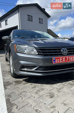 Седан Volkswagen Passat 2016 в Луцьку