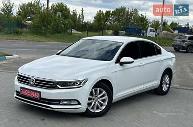 Седан Volkswagen Passat 2017 в 