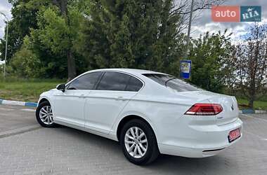 Седан Volkswagen Passat 2017 в 