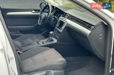 Седан Volkswagen Passat 2017 в 
