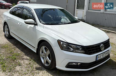Седан Volkswagen Passat 2016 в Чугуєві
