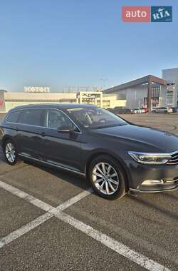 Универсал Volkswagen Passat 2016 в Киеве