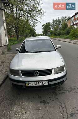 Седан Volkswagen Passat 1999 в Києві