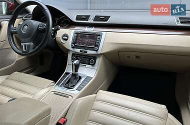 Универсал Volkswagen Passat 2011 в 