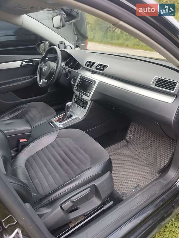 Седан Volkswagen Passat 2011 в Стрые