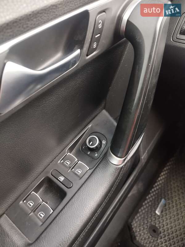 Седан Volkswagen Passat 2011 в Стрые