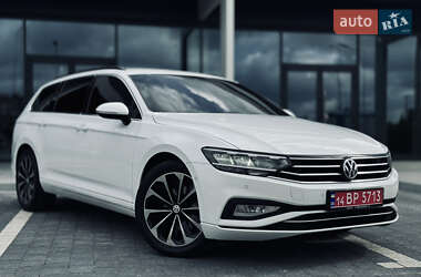 Універсал Volkswagen Passat 2021 в Львові