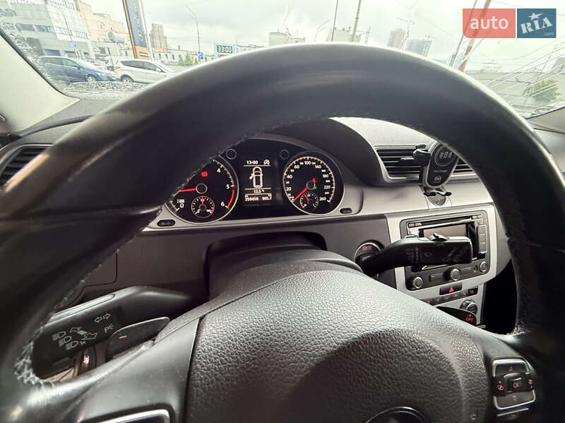 Универсал Volkswagen Passat 2013 в Киеве