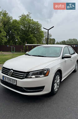 Седан Volkswagen Passat 2012 в Чернігові