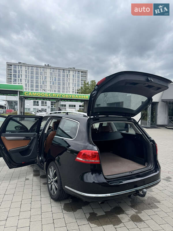 Универсал Volkswagen Passat 2012 в Ивано-Франковске