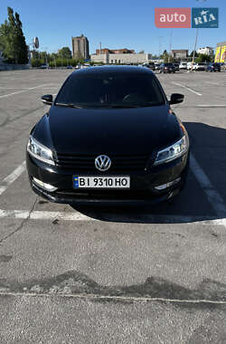 Седан Volkswagen Passat 2012 в Полтаві