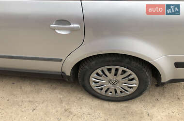 Універсал Volkswagen Passat 2002 в 